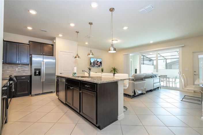 Image No.23-5 Bed Townhouse for sale