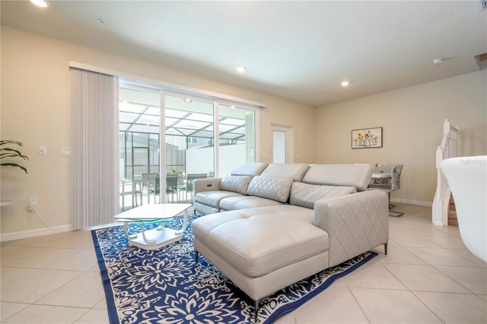 Image No.25-5 Bed Townhouse for sale