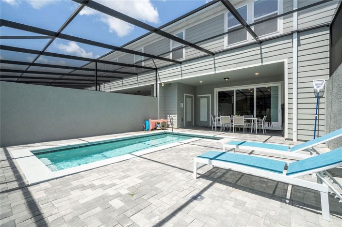 Image No.87-5 Bed Townhouse for sale