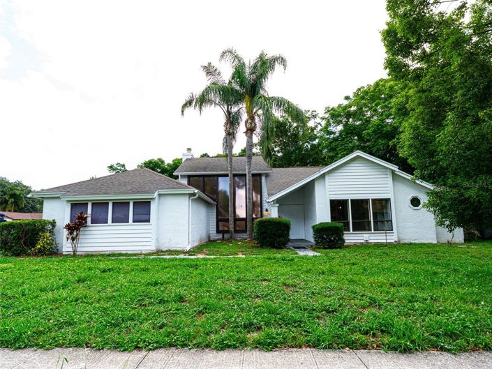 Image No.1-4 Bed House for sale