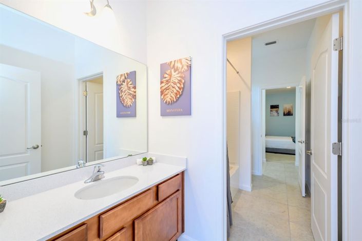 Image No.27-8 Bed House for sale