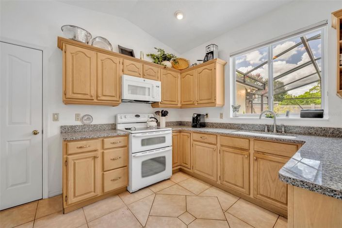 Image No.10-4 Bed House for sale