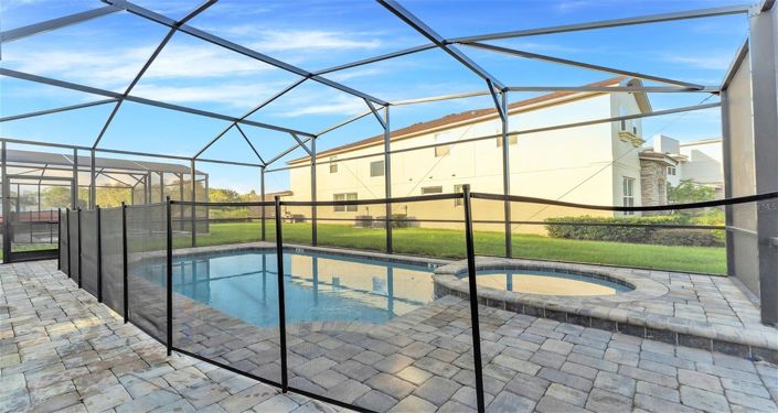 Image No.19-7 Bed House for sale