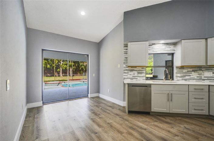 Image No.11-4 Bed House for sale