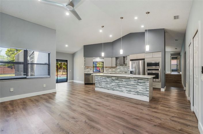 Image No.6-4 Bed House for sale