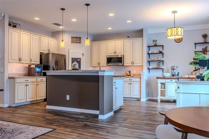 Image No.10-4 Bed House for sale