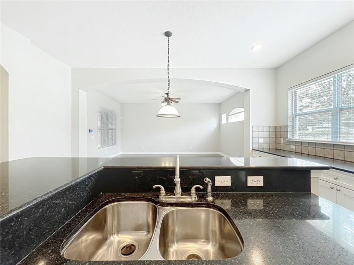 Image No.21-4 Bed House for sale