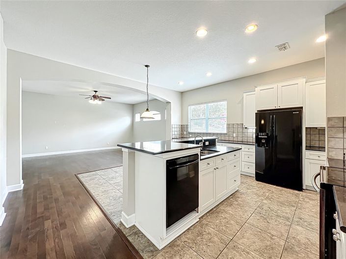 Image No.23-4 Bed House for sale