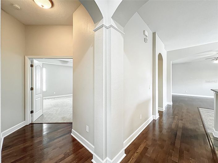 Image No.25-4 Bed House for sale