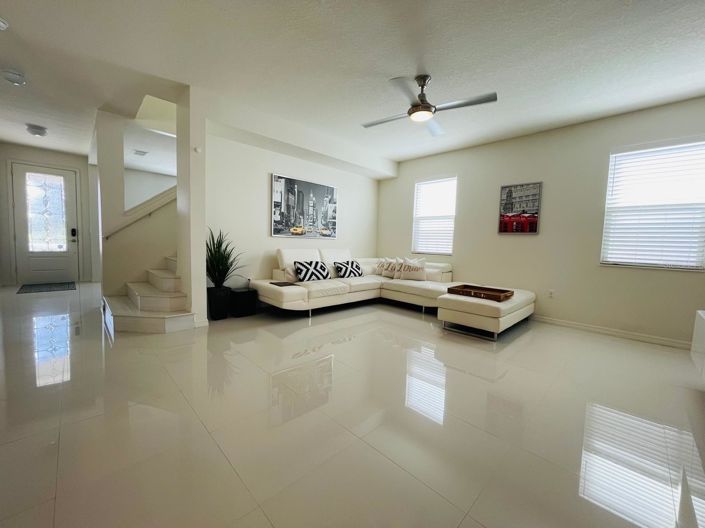 Image No.9-4 Bed House for sale