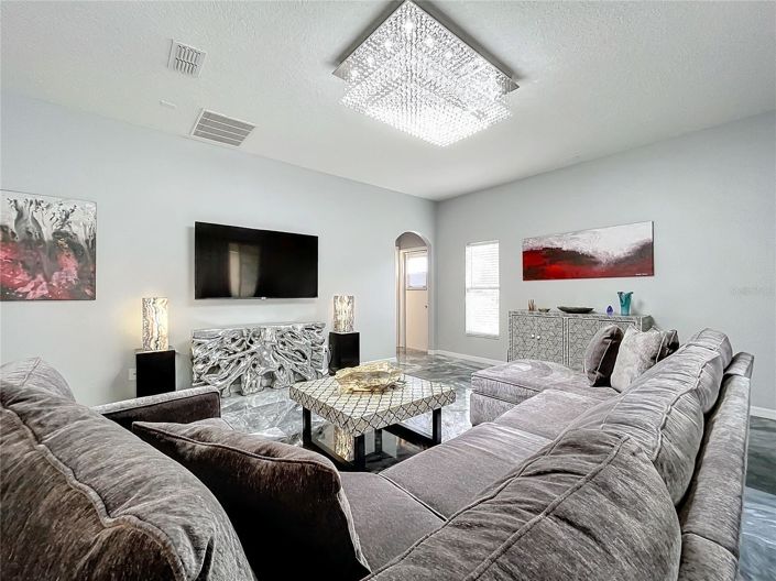 Image No.20-4 Bed House for sale