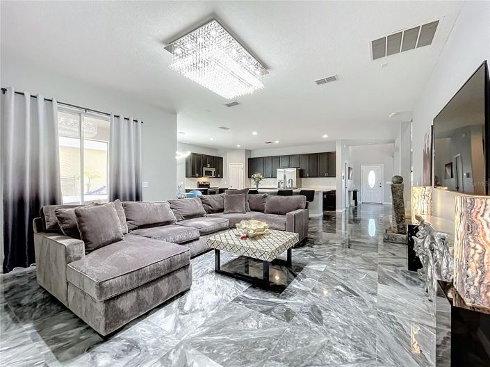 Image No.22-4 Bed House for sale