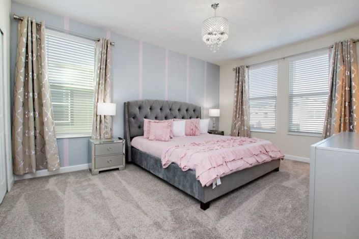 Image No.25-6 Bed House for sale