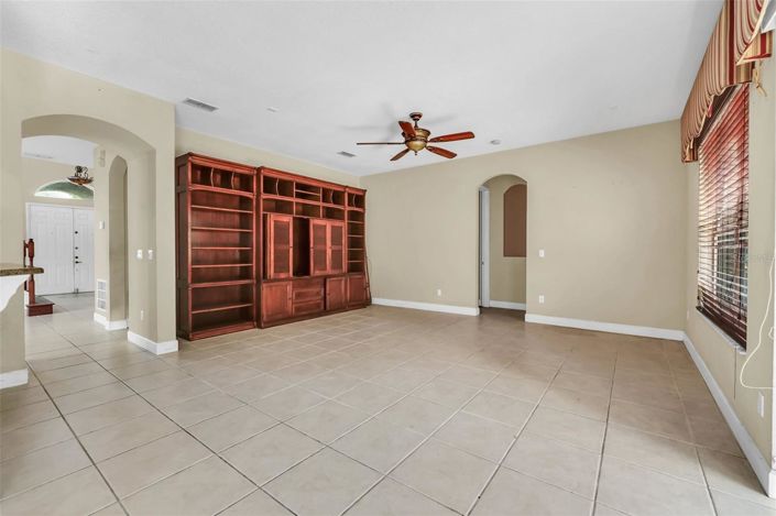 Image No.11-5 Bed House for sale