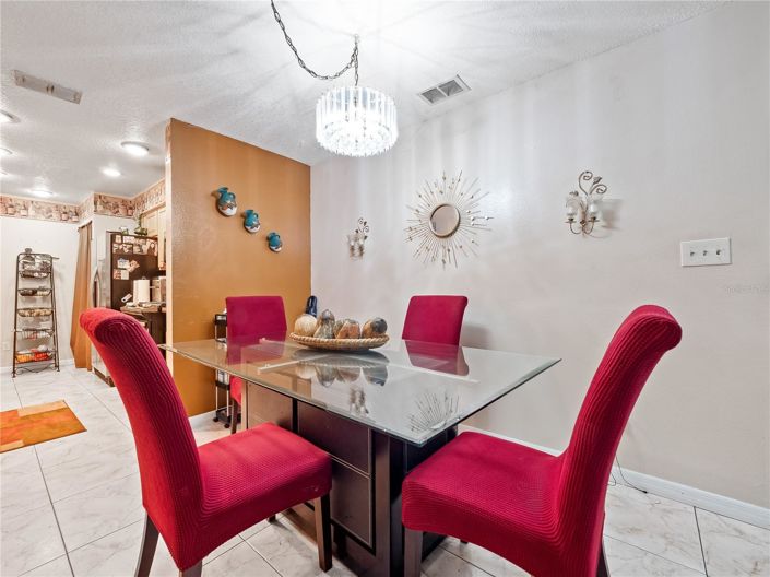 Image No.10-3 Bed House for sale