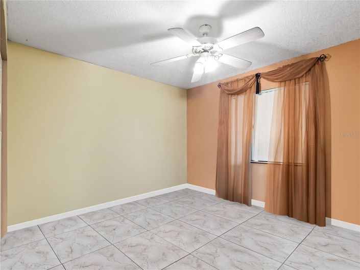 Image No.21-3 Bed House for sale