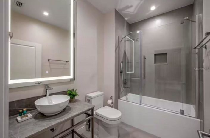 Image No.24-4 Bed Townhouse for sale