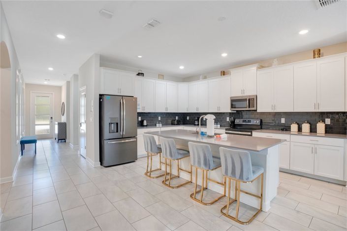 Image No.11-6 Bed House for sale