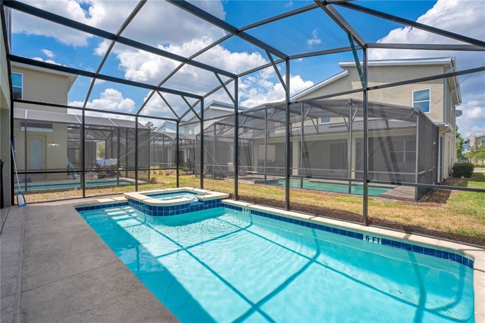 Image No.28-6 Bed House for sale