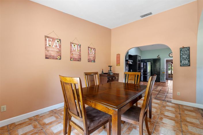 Image No.17-5 Bed House for sale