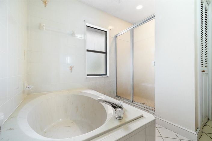 Image No.34-5 Bed House for sale