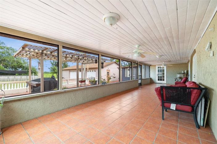 Image No.37-5 Bed House for sale