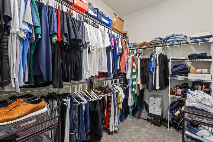 Image No.9-5 Bed House for sale