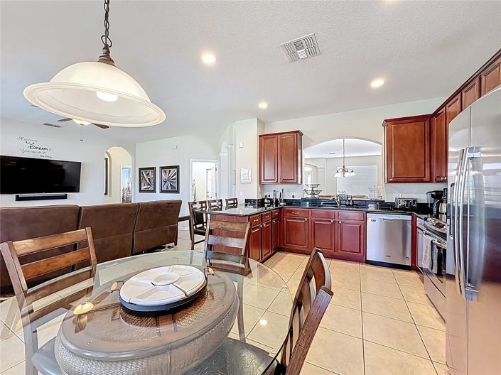 Image No.14-6 Bed House for sale