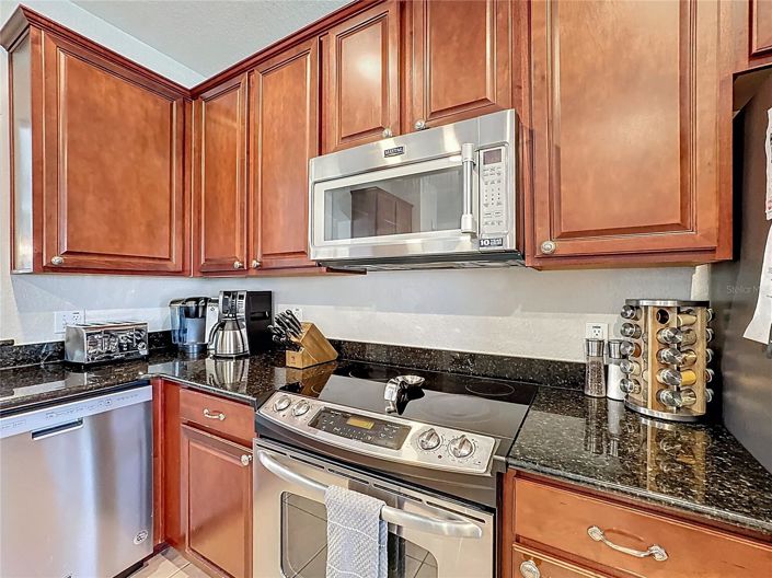 Image No.18-6 Bed House for sale