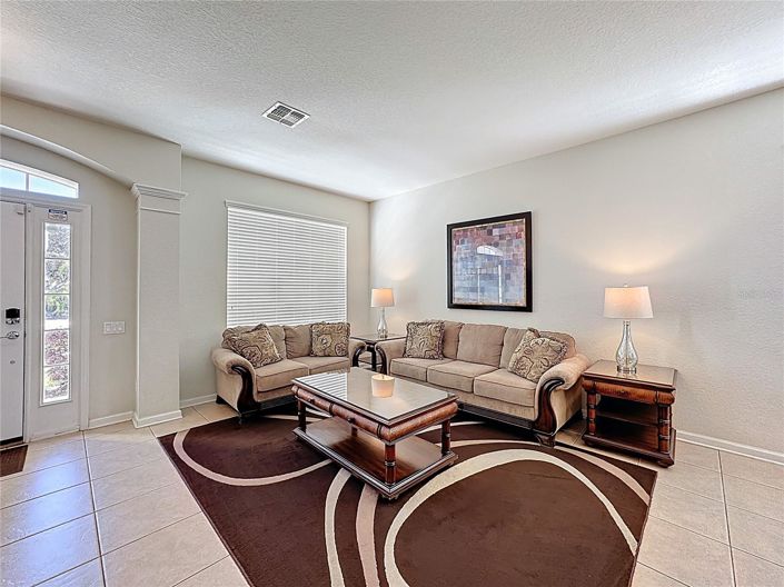 Image No.4-6 Bed House for sale