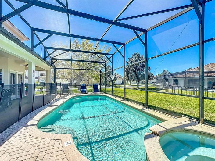 Image No.66-6 Bed House for sale