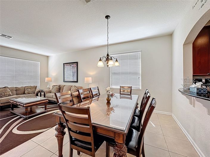 Image No.9-6 Bed House for sale