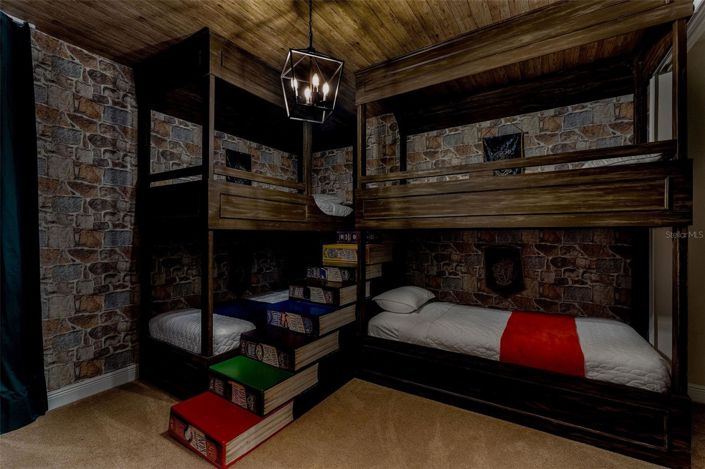 Image No.26-5 Bed House for sale