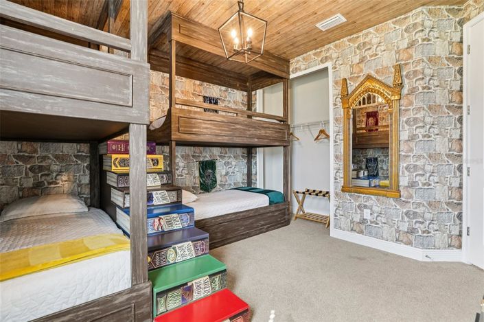 Image No.27-5 Bed House for sale