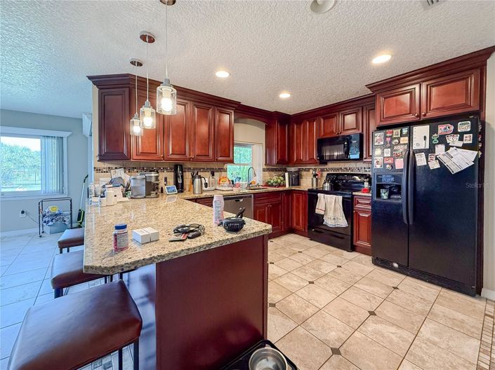 Image No.10-4 Bed House for sale