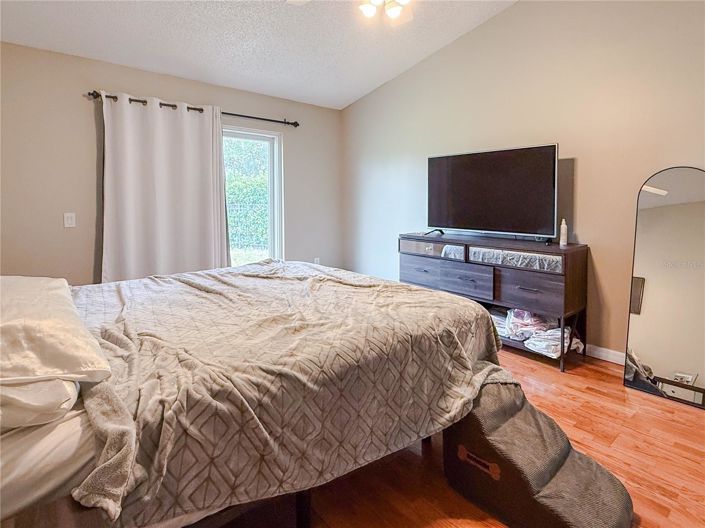 Image No.12-4 Bed House for sale