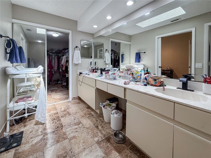 Image No.15-4 Bed House for sale