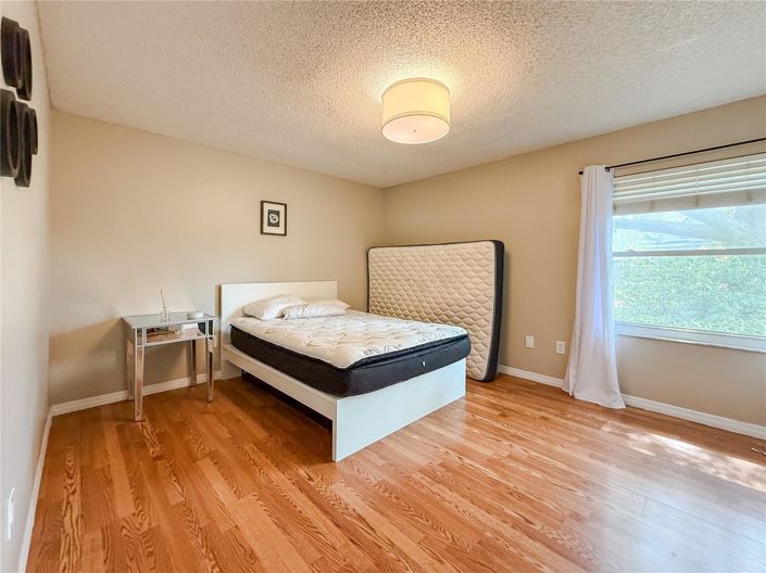 Image No.22-4 Bed House for sale