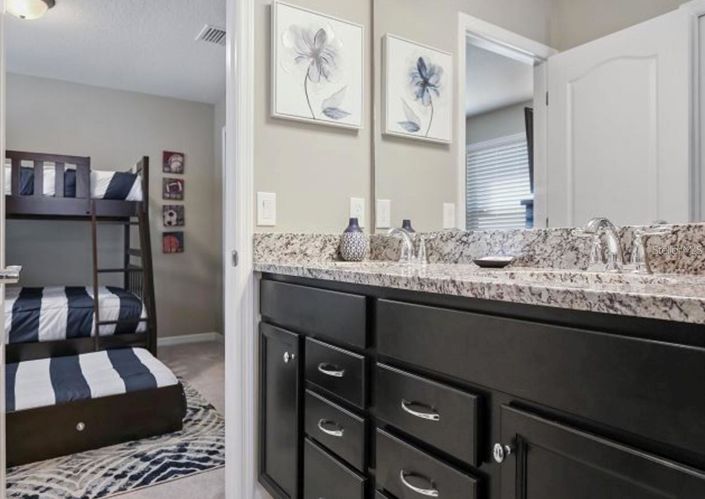 Image No.26-9 Bed House for sale