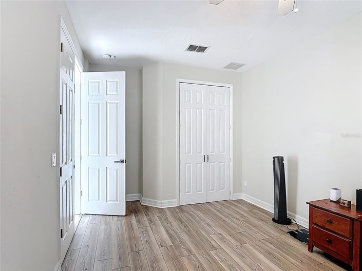 Image No.7-5 Bed House for sale