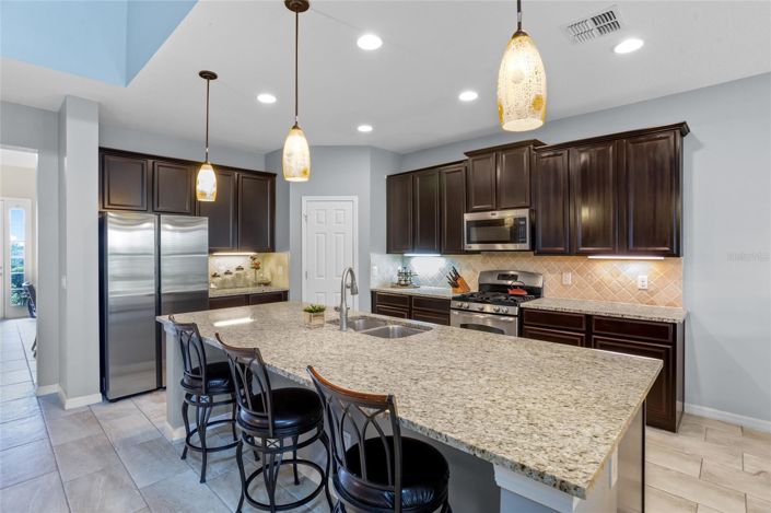 Image No.16-4 Bed House for sale