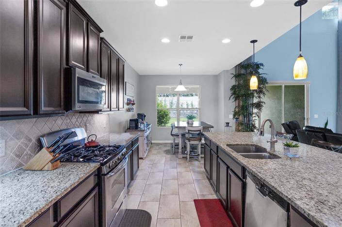 Image No.18-4 Bed House for sale