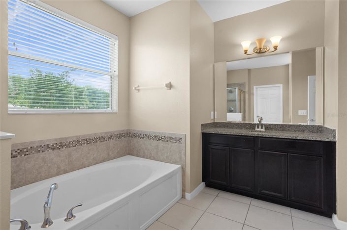 Image No.27-4 Bed House for sale