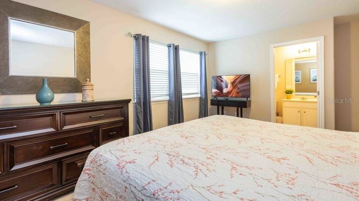 Image No.30-6 Bed House for sale