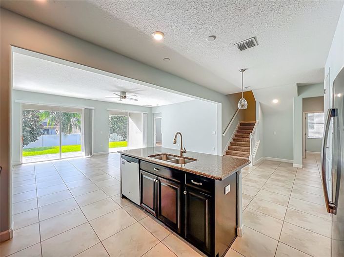 Image No.17-4 Bed House for sale