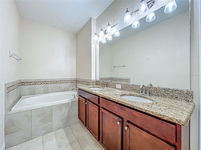 Image No.31-4 Bed House for sale