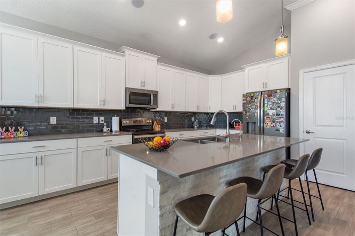 Image No.11-5 Bed House for sale