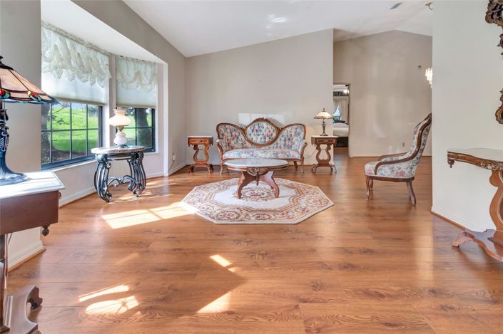 Image No.7-3 Bed House for sale