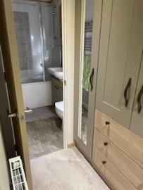 bath-dressingroom