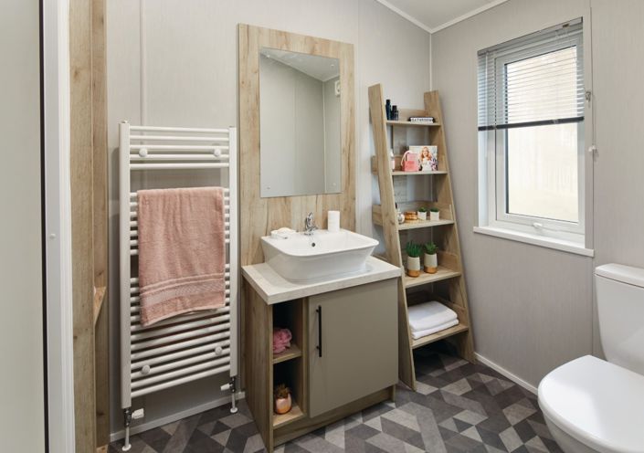 Image No.10-2 Bed Property for sale